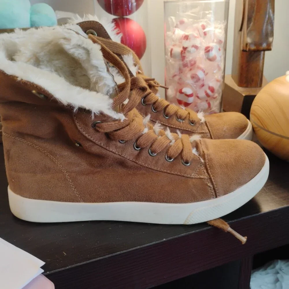CRASH Faux Fur Lined Lace Up Winter Sneakers Brown Women’s Size 7.5 - Picture 2 of 6